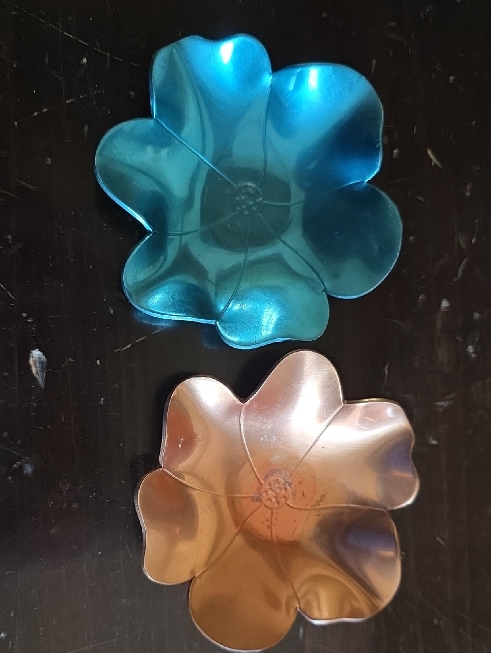 Set of 2 Flower-Shaped Metal Trinket Dishes — Teal & Rose Gold